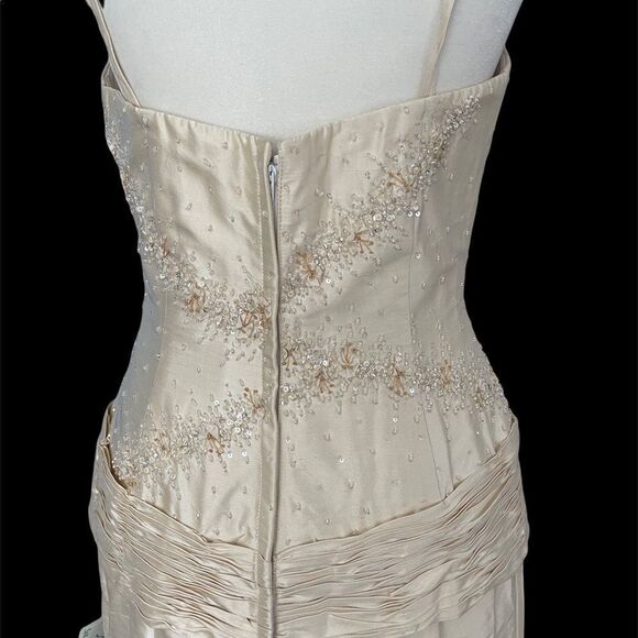 Zirc for Impressions NWT formal dress with beading, small train size 10 - Picture 13 of 15